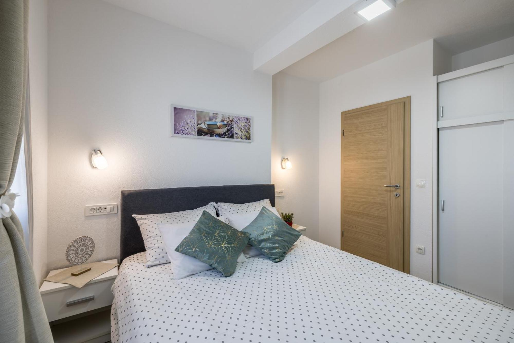 Apart Sa Terasom 250M Od Plaze,Parking,Wi Fi,Rostilj Trogir Exterior foto