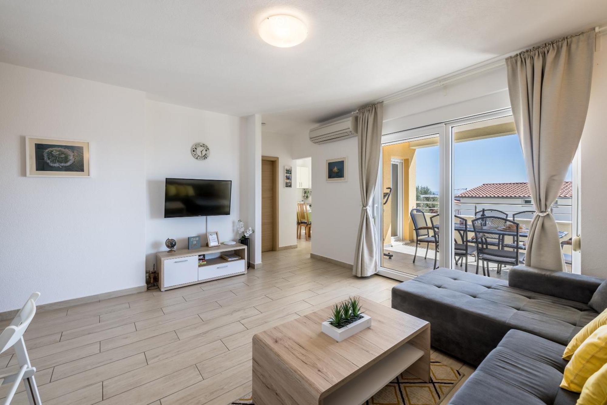 Apart Sa Terasom 250M Od Plaze,Parking,Wi Fi,Rostilj Trogir Exterior foto