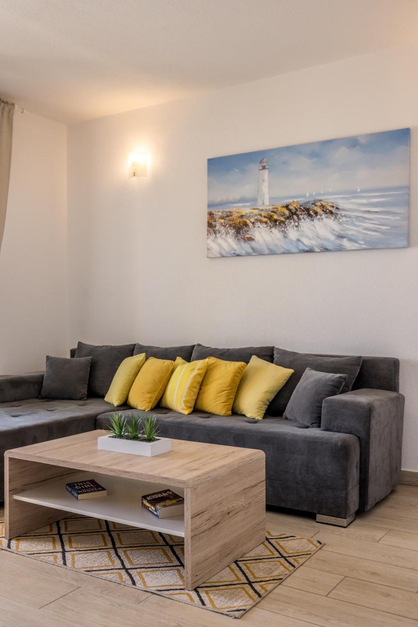 Apart Sa Terasom 250M Od Plaze,Parking,Wi Fi,Rostilj Trogir Exterior foto